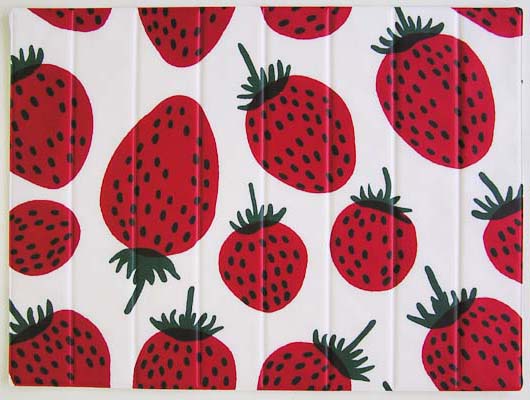 marimekko MANSIKKAOILCLOTH�v���C�X�}�b�g